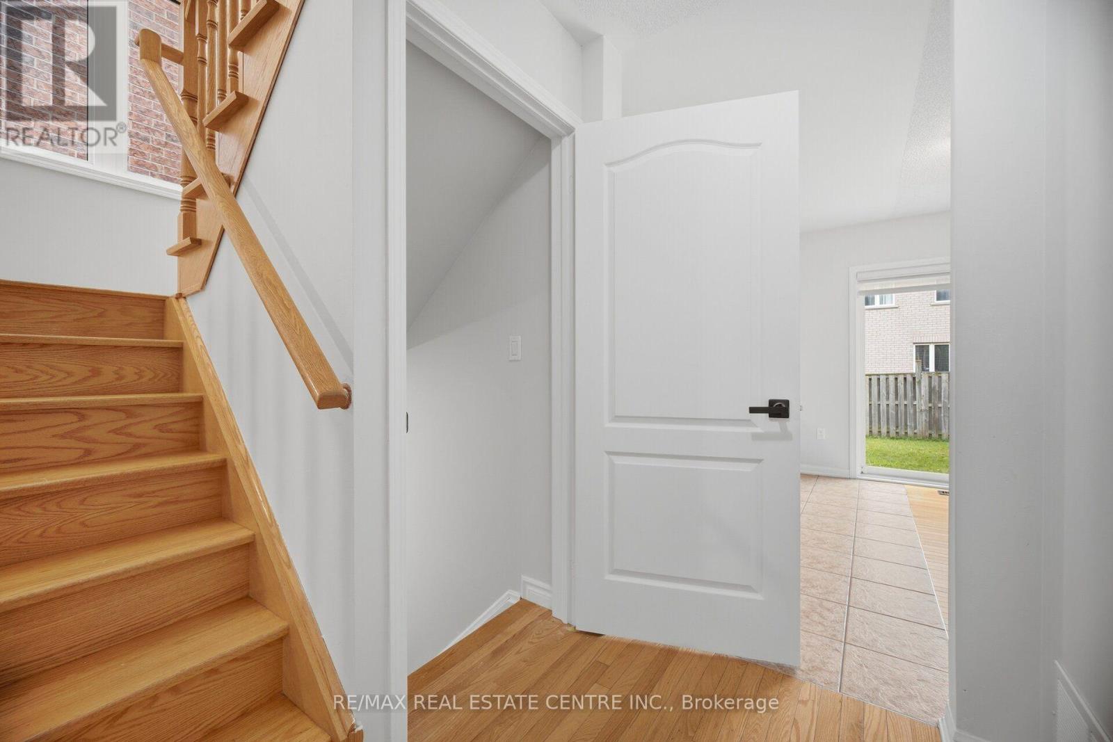 668 Caldwell Crescent — photo 34