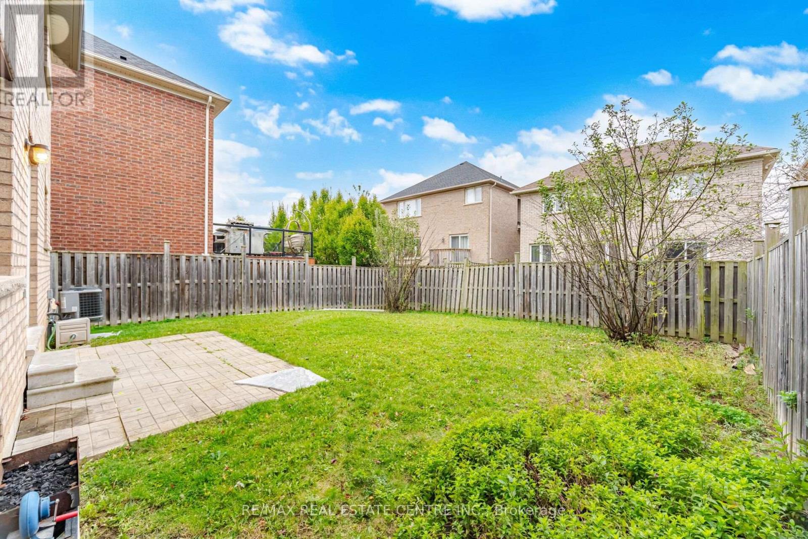 668 Caldwell Crescent — photo 43