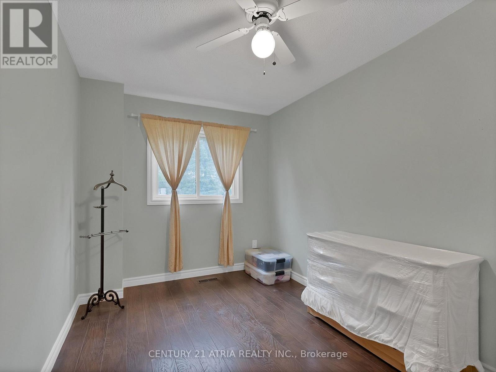 20 LAKEVIEW COURT - 12