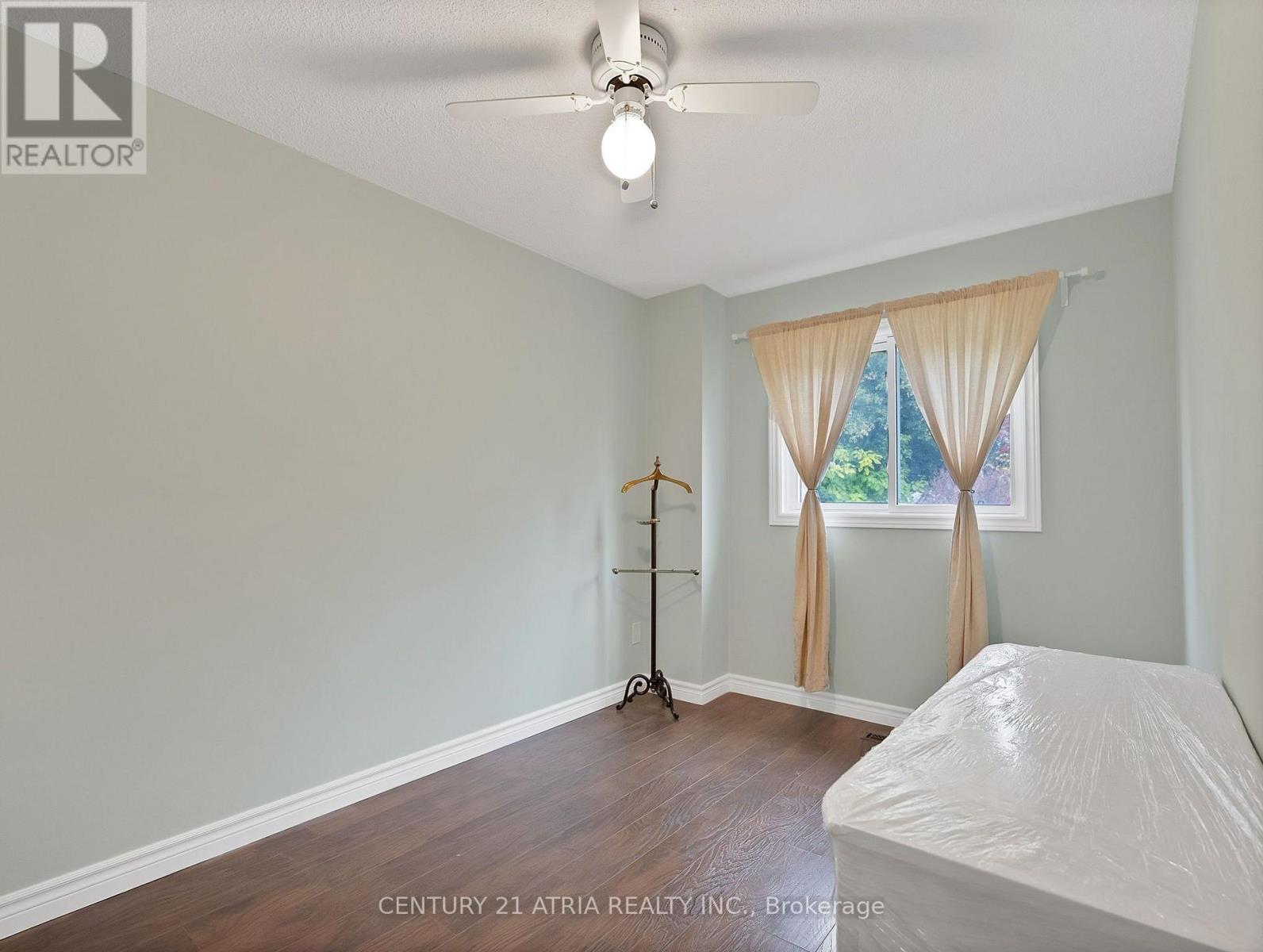 20 LAKEVIEW COURT - 14