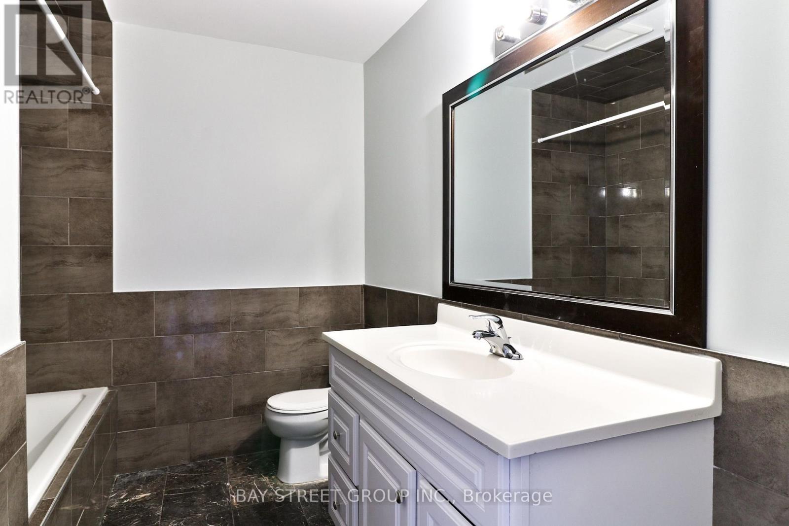 489 Fergo Avenue — photo 16