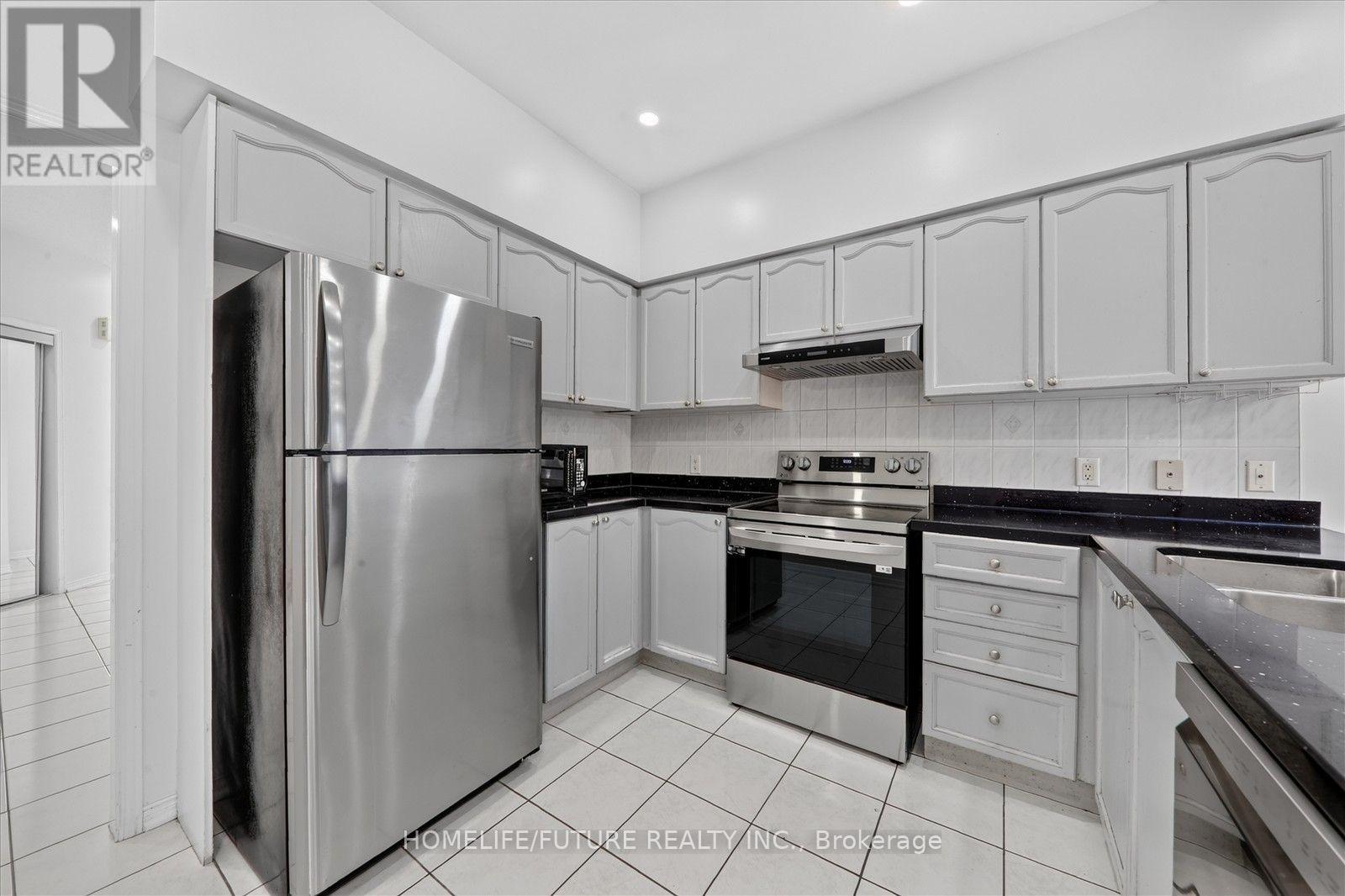 7236 VILLAGE WALK - 15