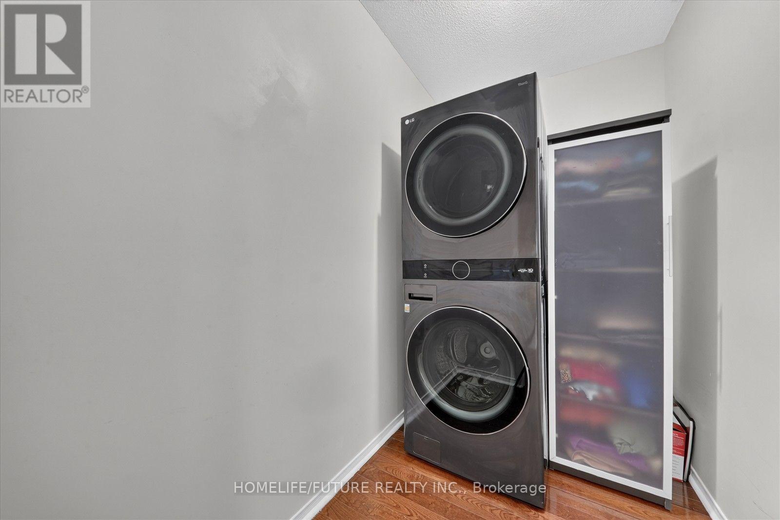 7236 VILLAGE WALK - 22