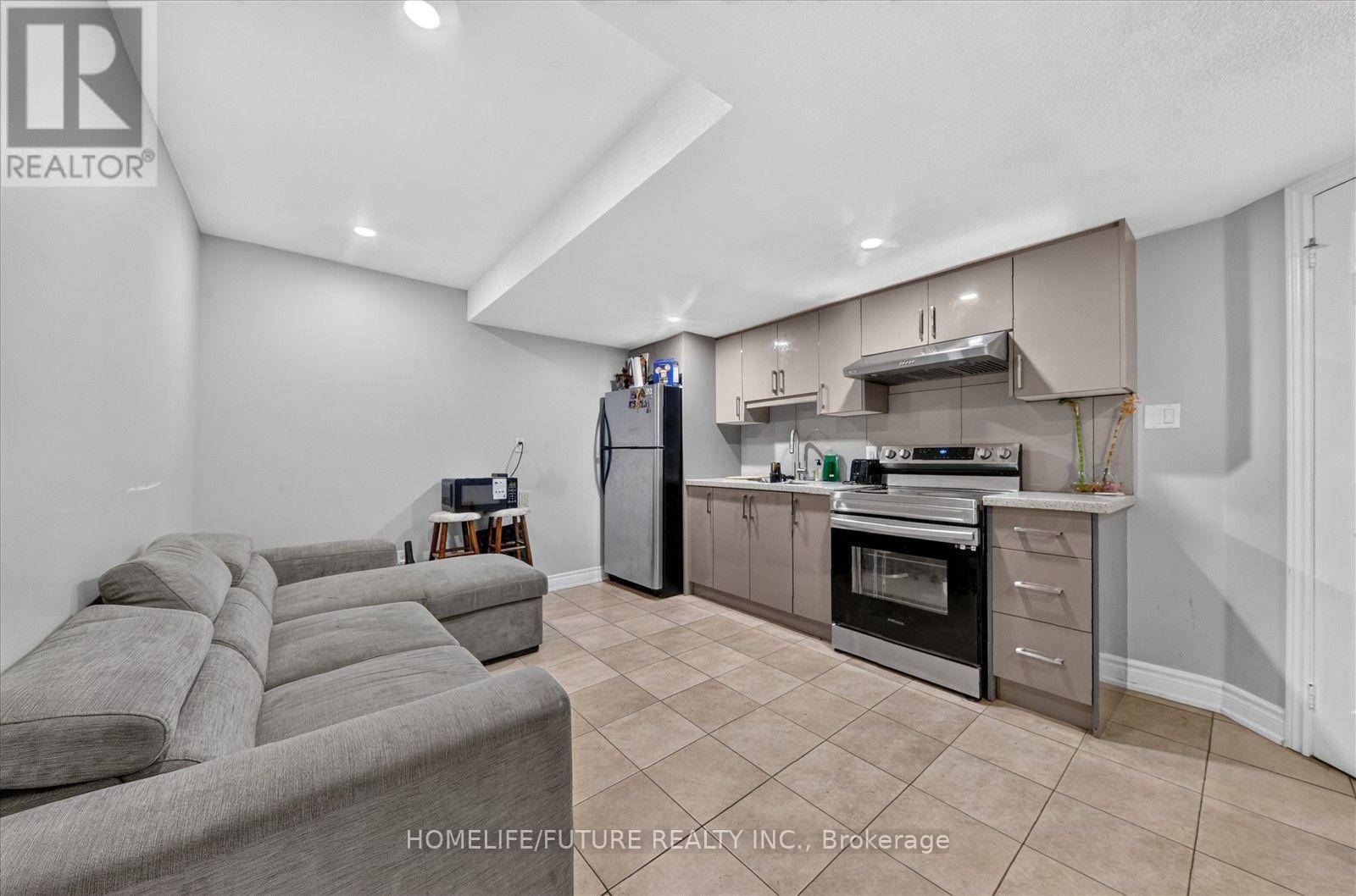 7236 VILLAGE WALK - 29