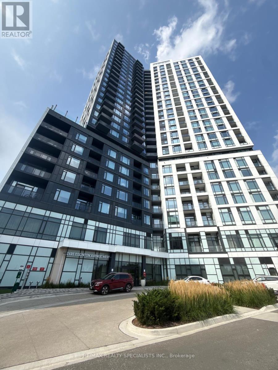 2495 Eglinton Avenue West — photo 1