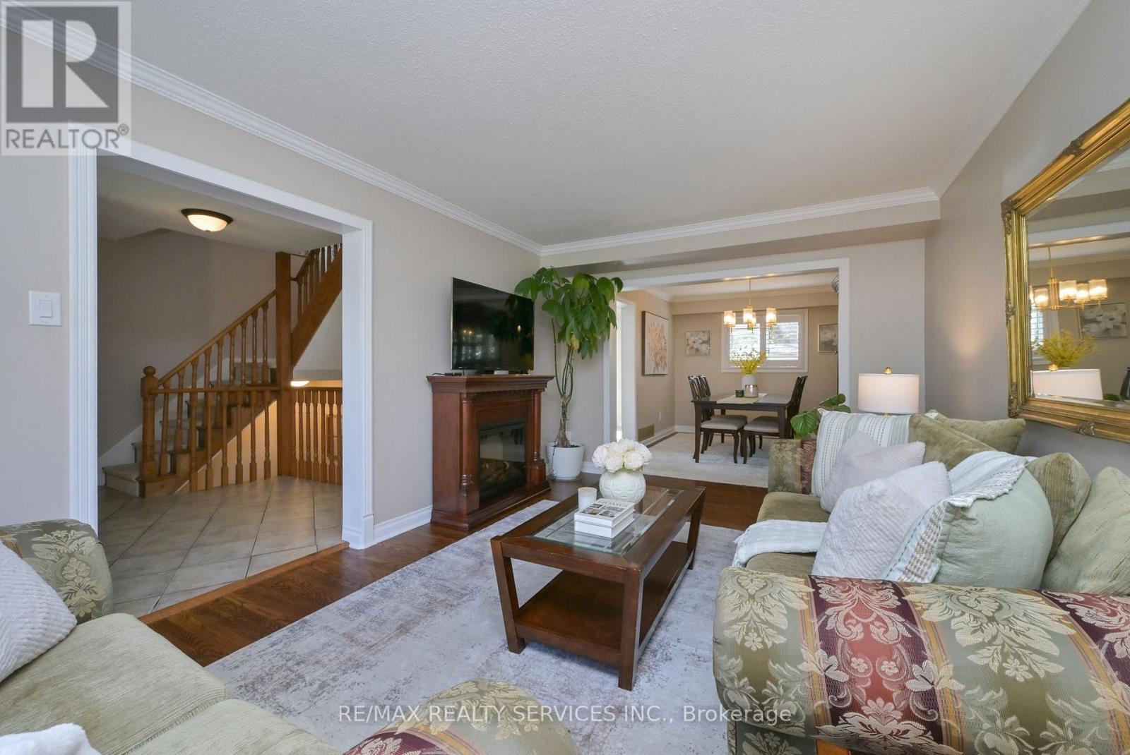 10 Danesbury Crescent, Brampton, ON photo 11