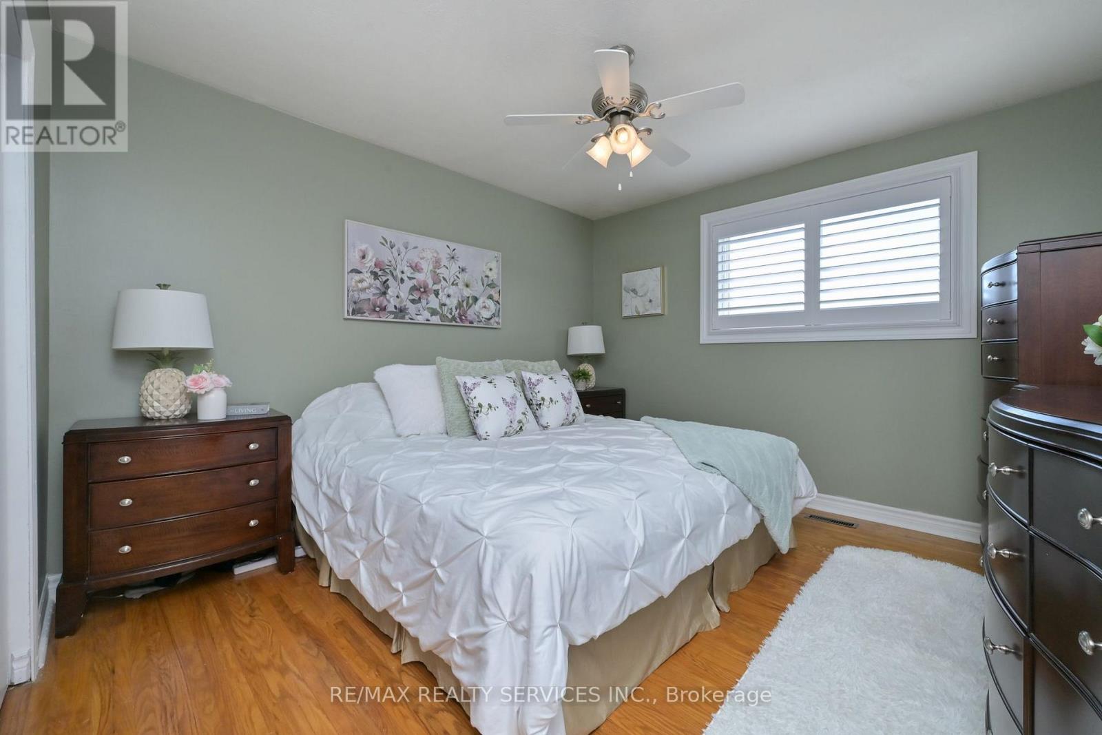 10 Danesbury Crescent, Brampton, ON photo 14