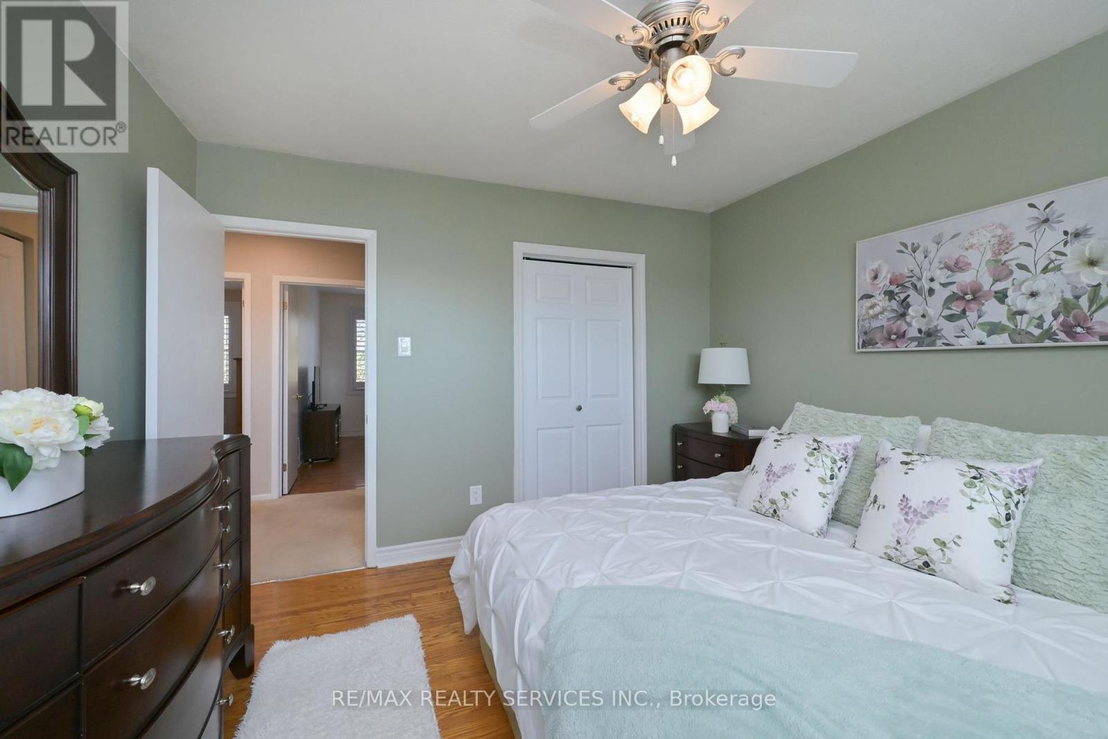 10 Danesbury Crescent, Brampton, ON photo 15