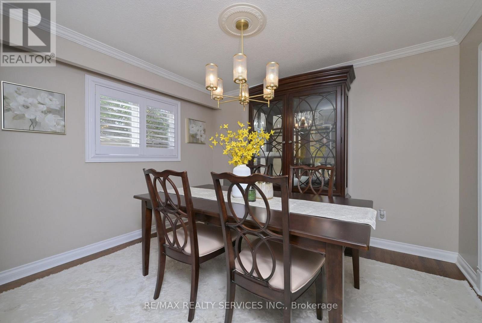 10 Danesbury Crescent, Brampton, ON photo 7
