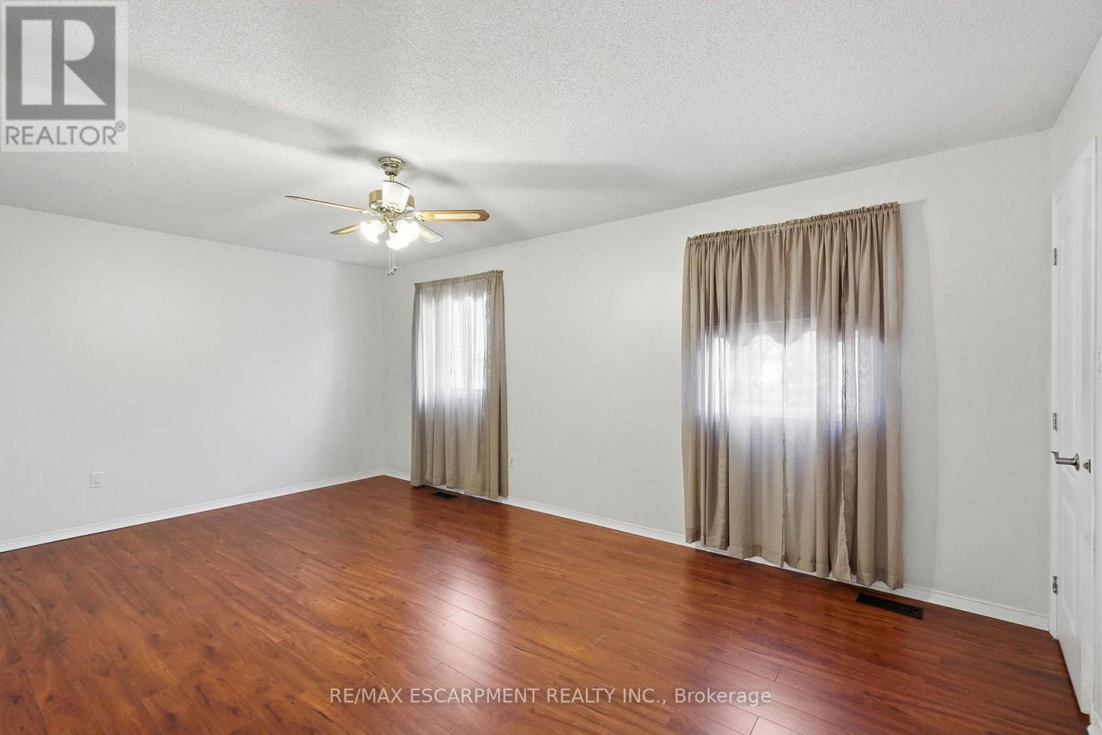 102 COVE CRESCENT - 21