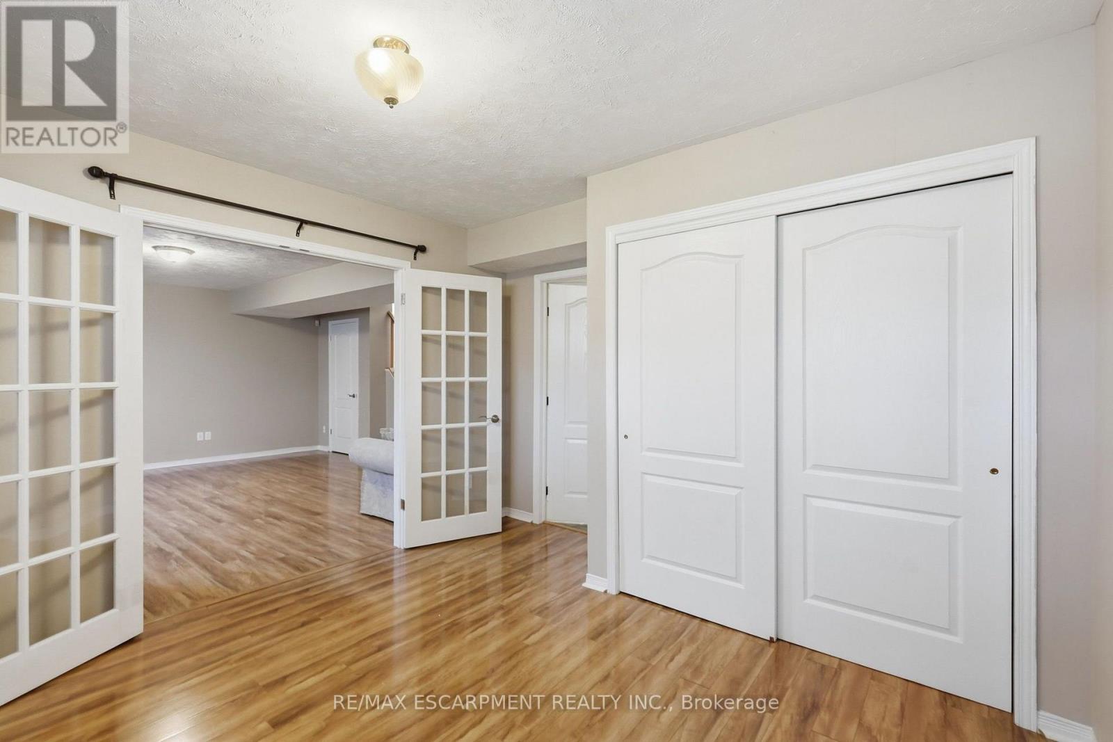 102 COVE CRESCENT - 34