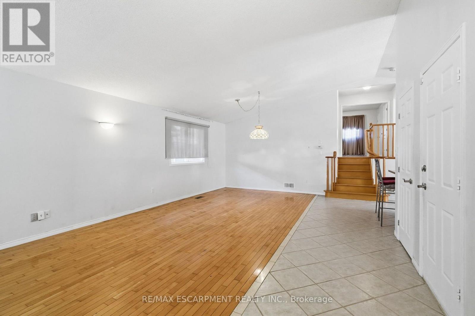 102 COVE CRESCENT - 6