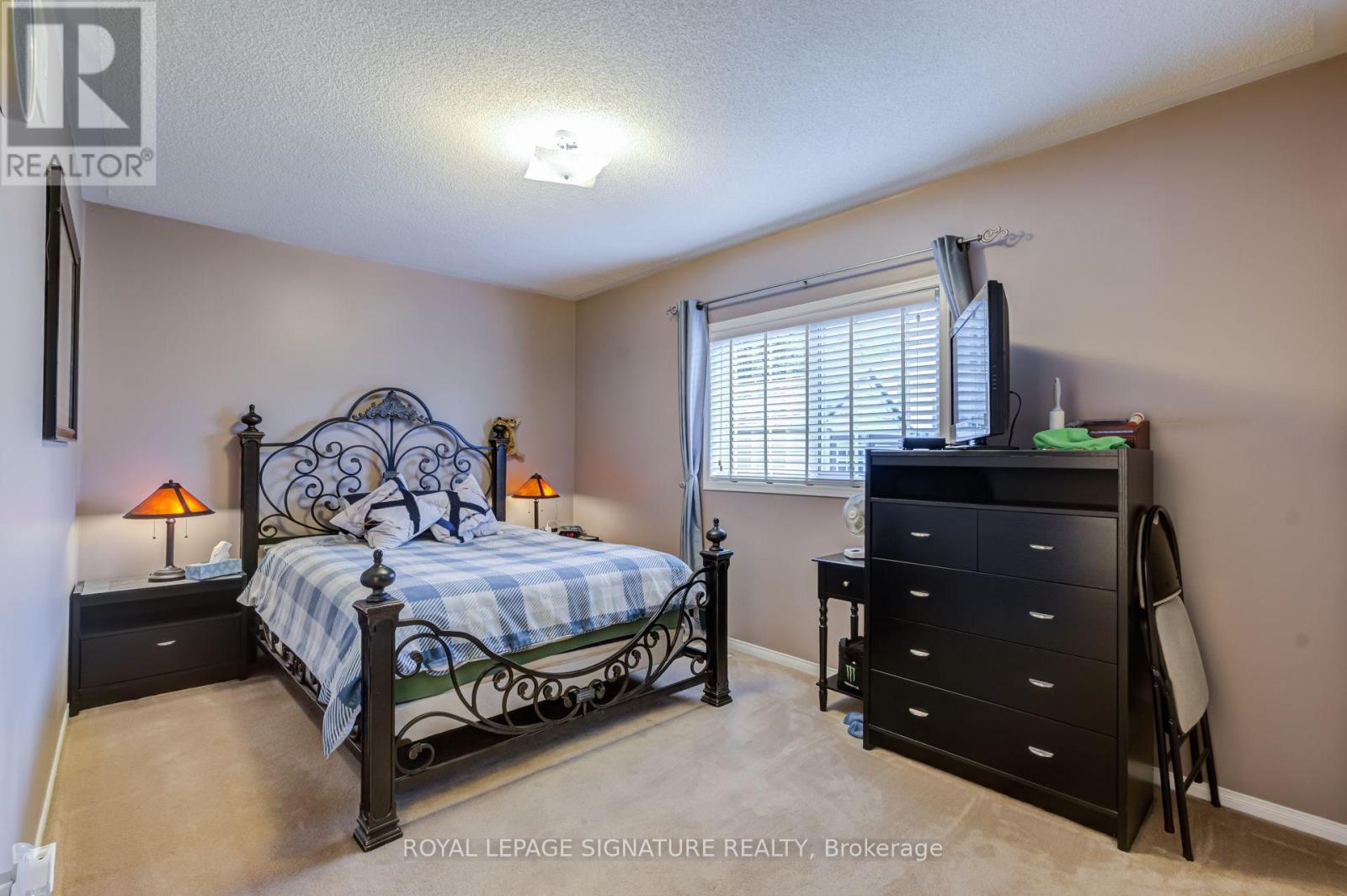 22 HUFFMAN AVENUE - 19