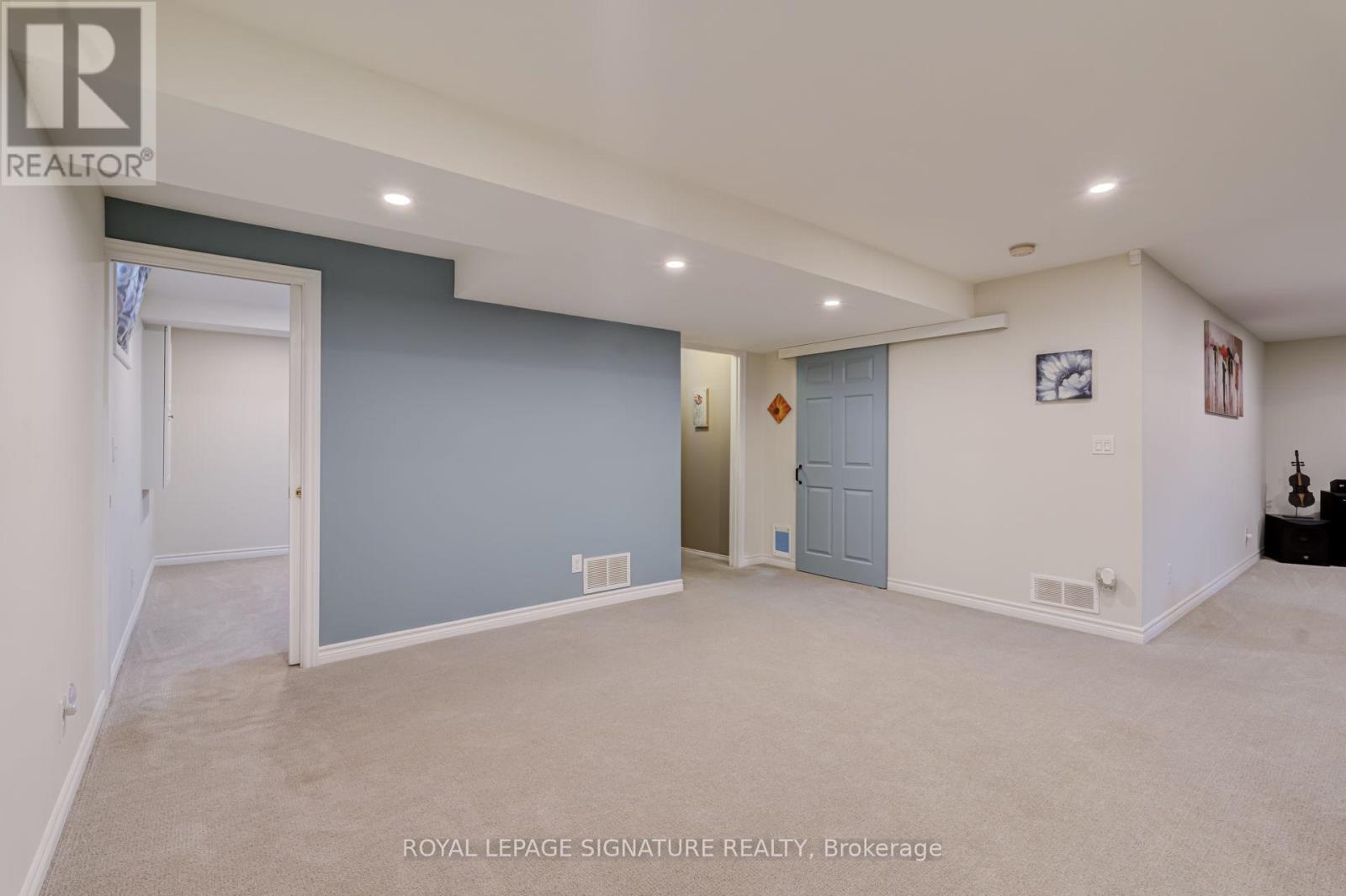 22 HUFFMAN AVENUE - 30