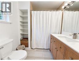 826 Beach Boulevard, Hamilton, ON L8H6Z5 Photo 23