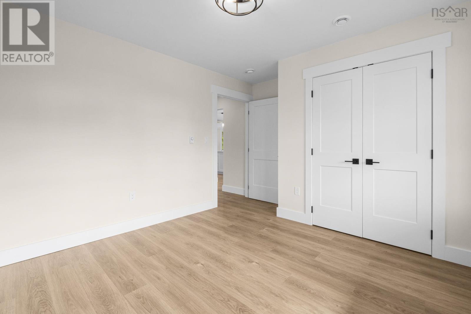 75 Burgess Crescent - 41