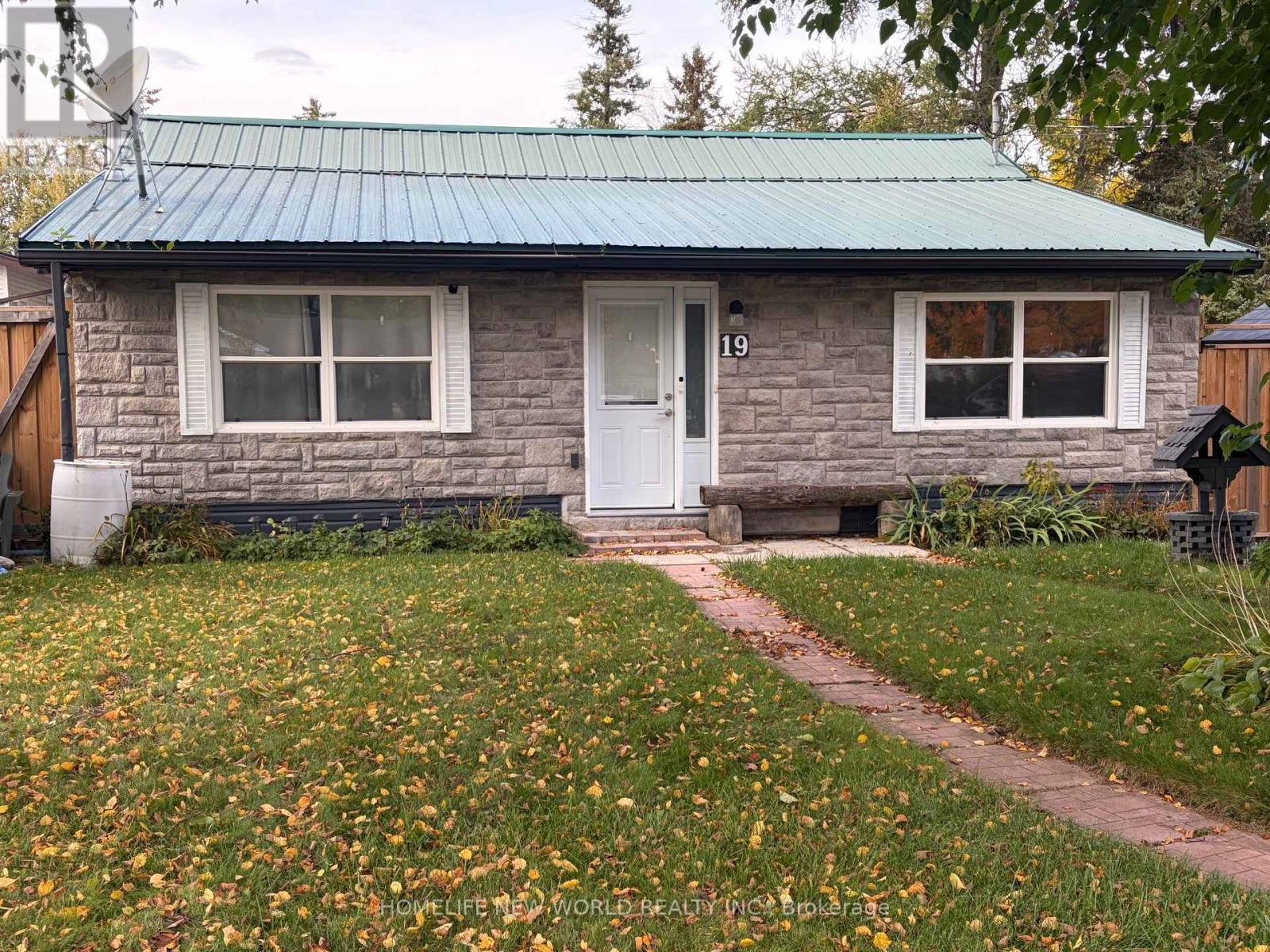 19 CEDAR GROVE DRIVE - 2