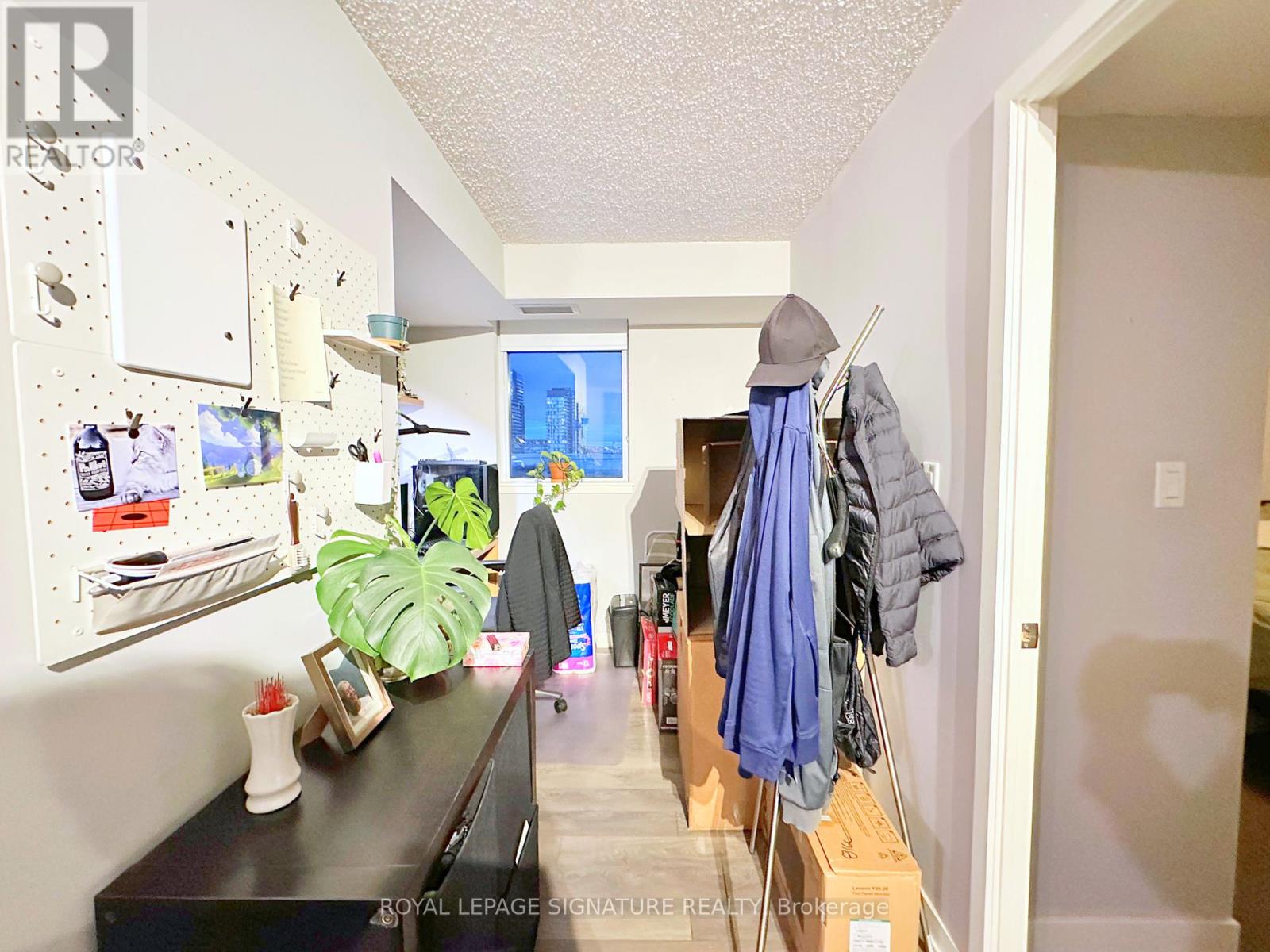 816 Lansdowne Avenue — photo 13