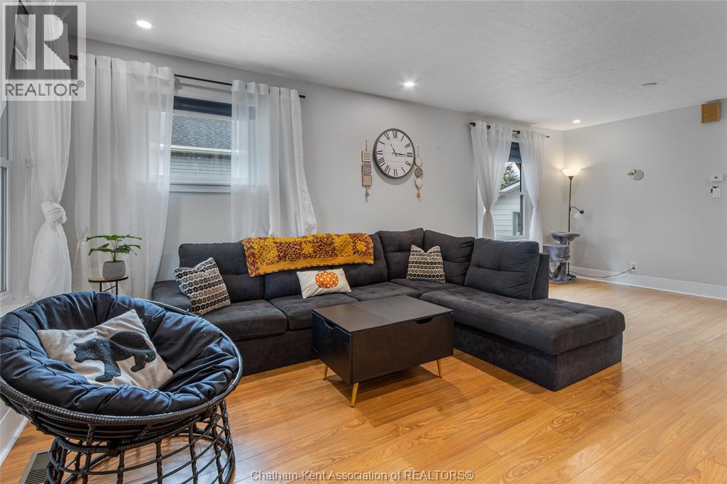 61 University Avenue — photo 10