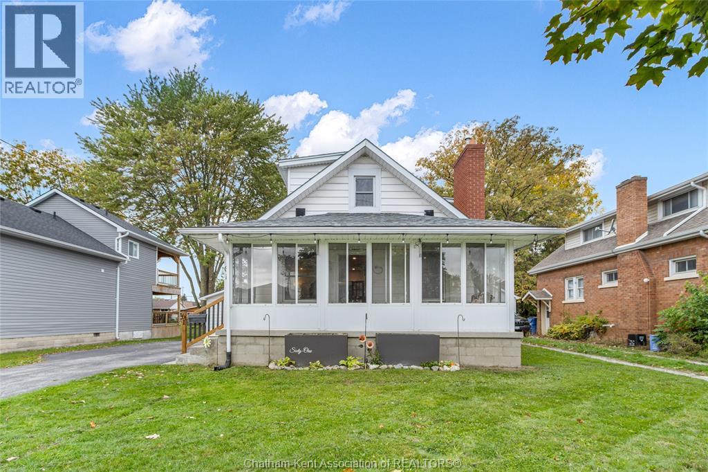 61 UNIVERSITY AVENUE - 3