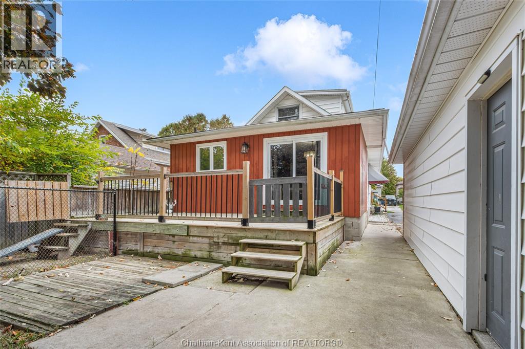 61 UNIVERSITY AVENUE - 31