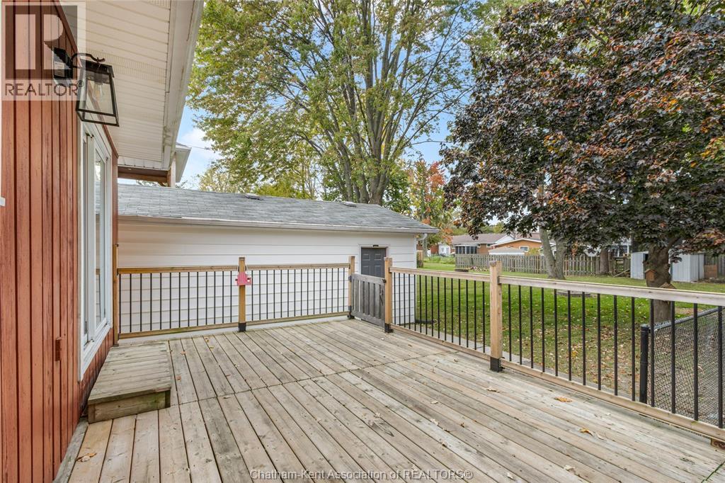 61 University Avenue — photo 32