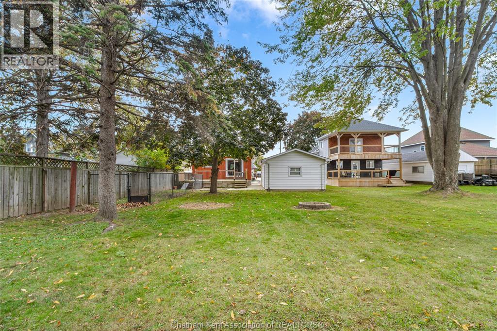 61 University Avenue — photo 37