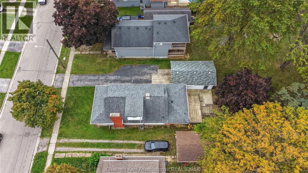61 University Avenue — photo 41