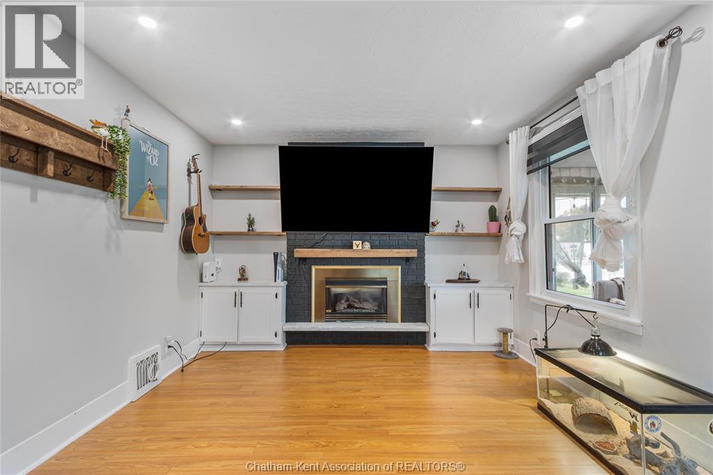 61 UNIVERSITY AVENUE - 8