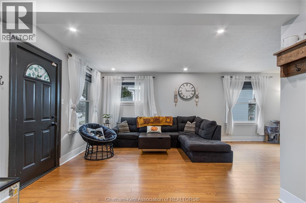 61 UNIVERSITY AVENUE - 9