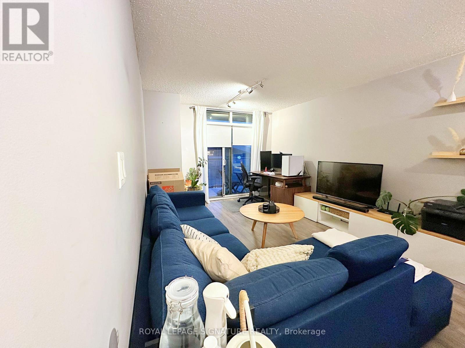 816 Lansdowne Avenue — photo 7
