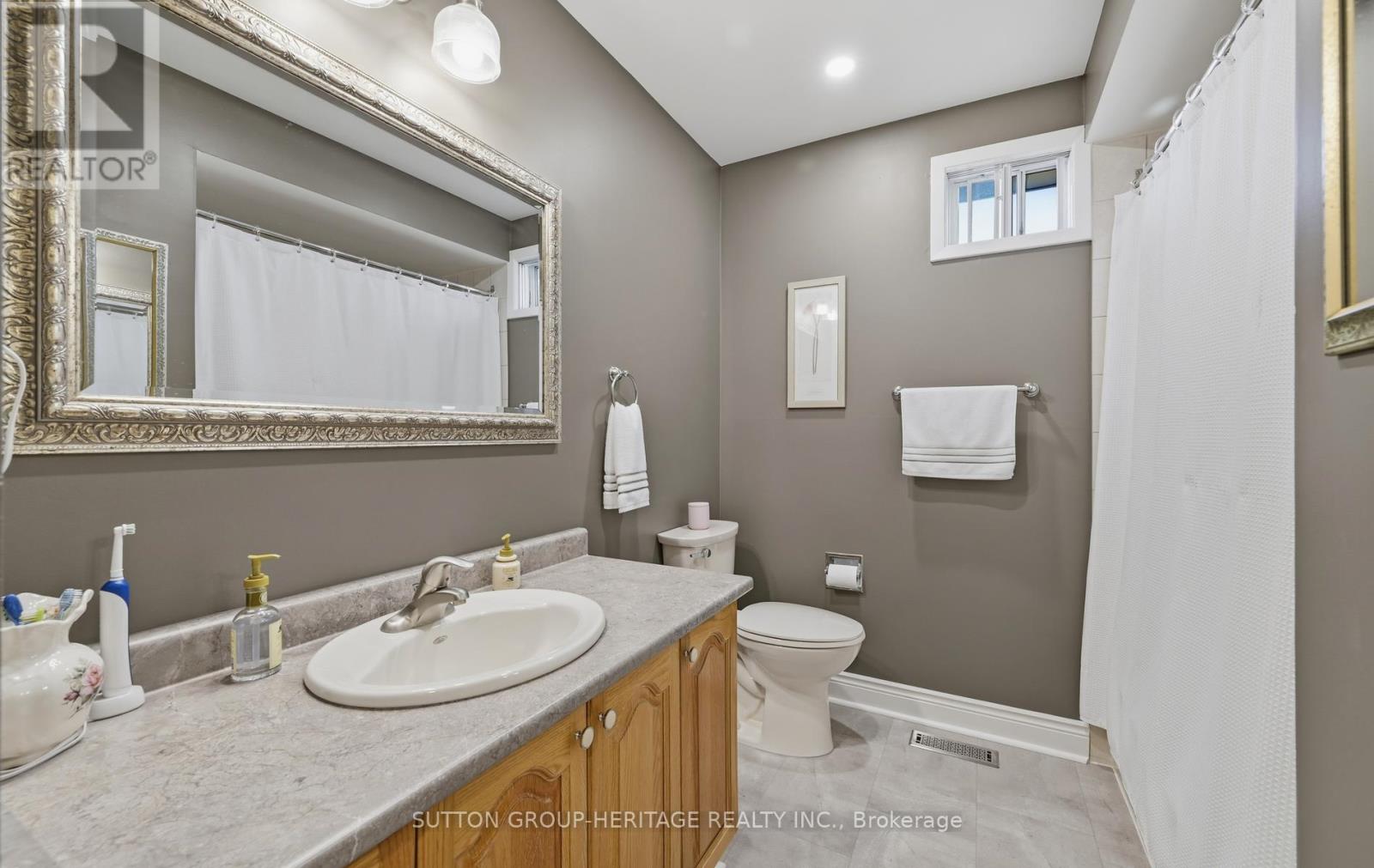 134 BOOTH DRIVE - 21