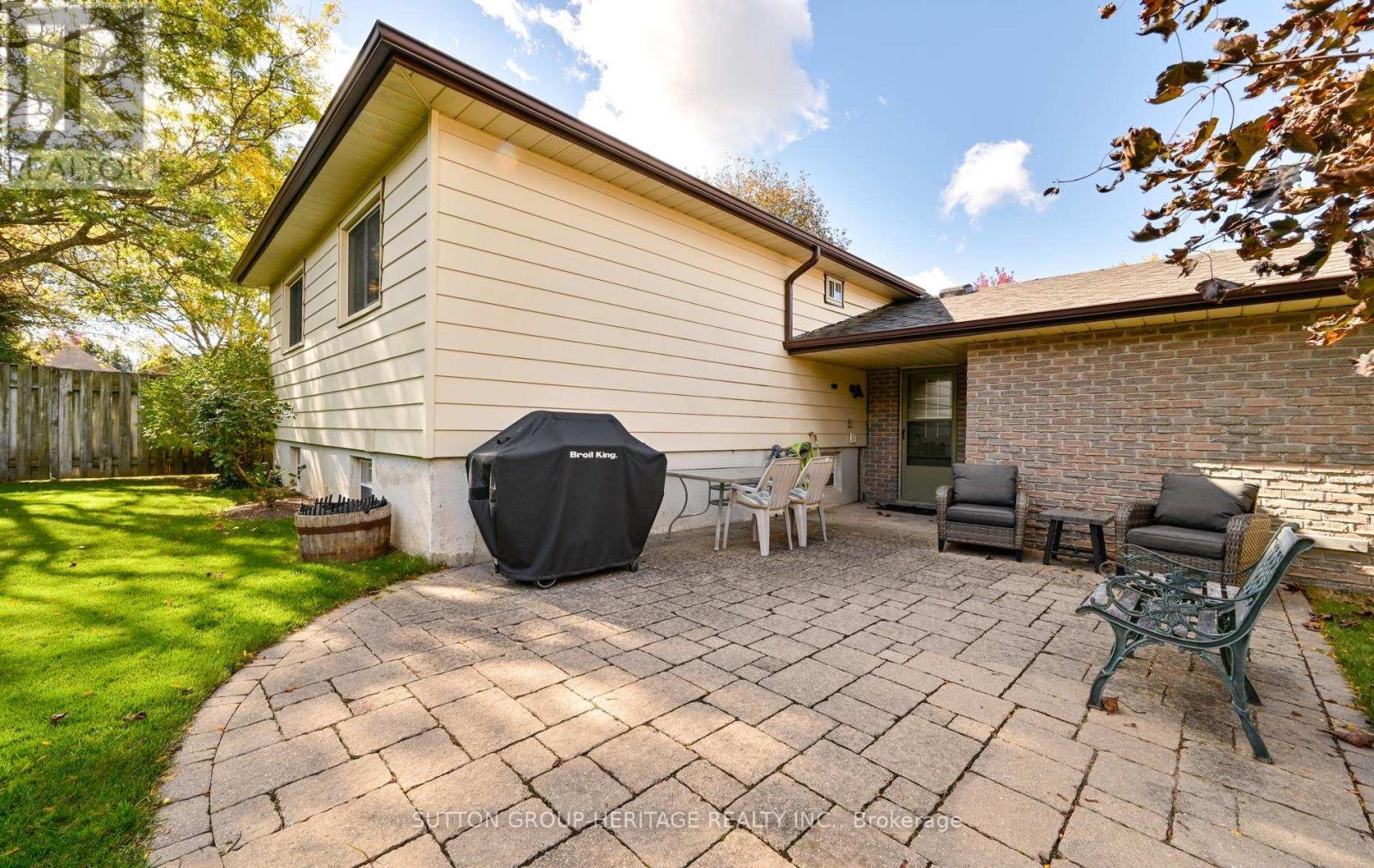 134 BOOTH DRIVE - 33