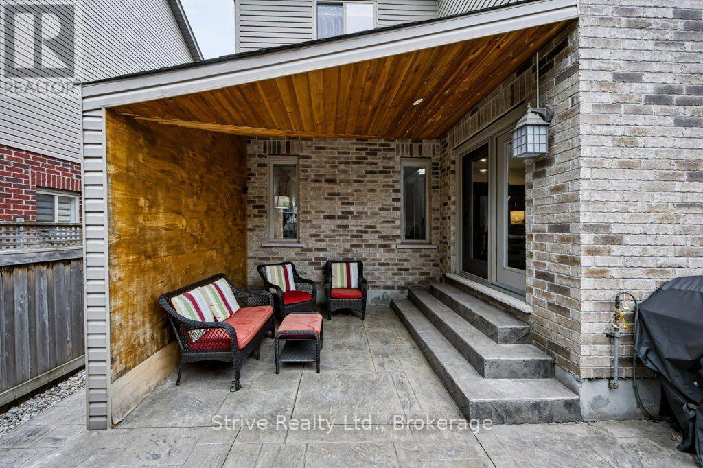 33 WARDLAW AVENUE - 32