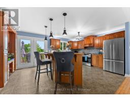 Family room - 62 Meadowview Drive, Whitewater Region, ON K0J1C0 Photo 10