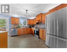 62 Meadowview Drive, Whitewater Region, ON K0J1C0 Photo 11