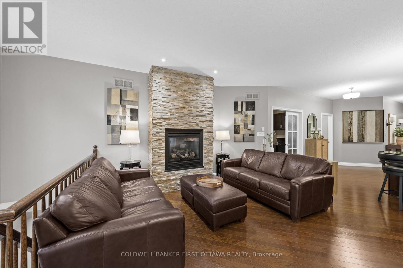 938 Rossburn Crescent — photo 14