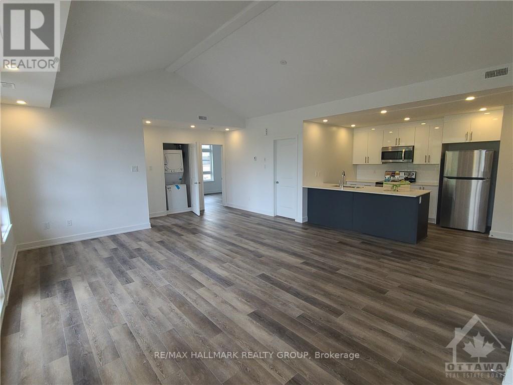 390 Rolling Meadows Crescent — photo 10