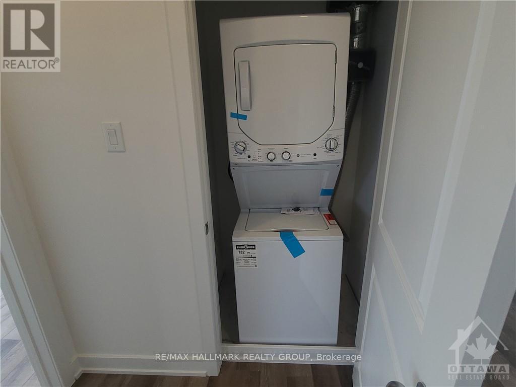 390 Rolling Meadows Crescent — photo 23