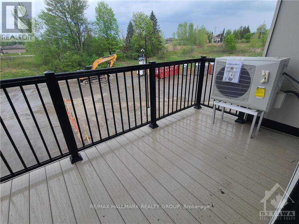 390 Rolling Meadows Crescent — photo 24