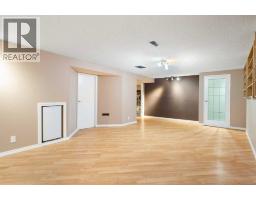 48 Deermont Way Se, Calgary, AB T2J5P3 Photo 32