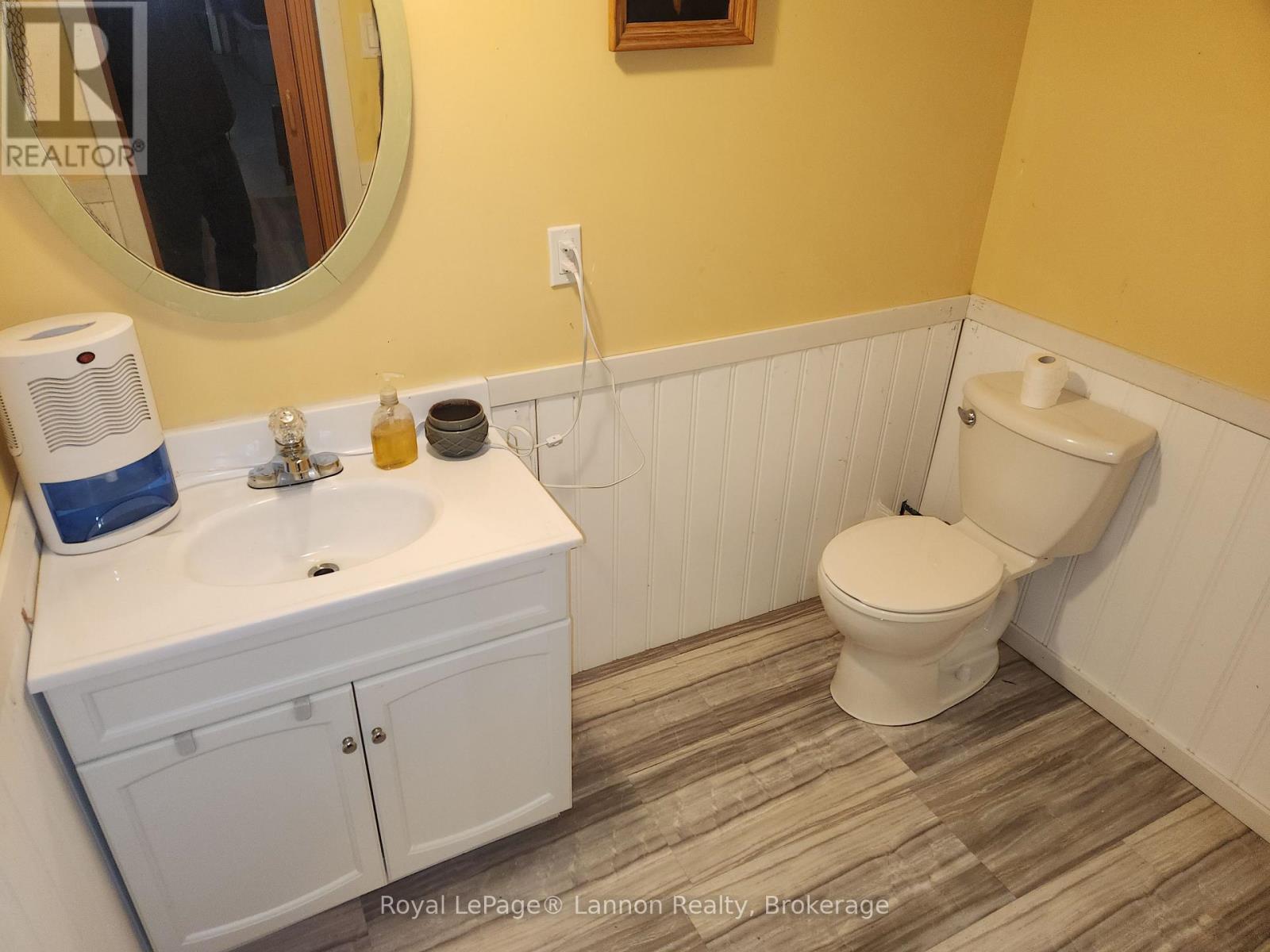 342 Amelia Street East — photo 16