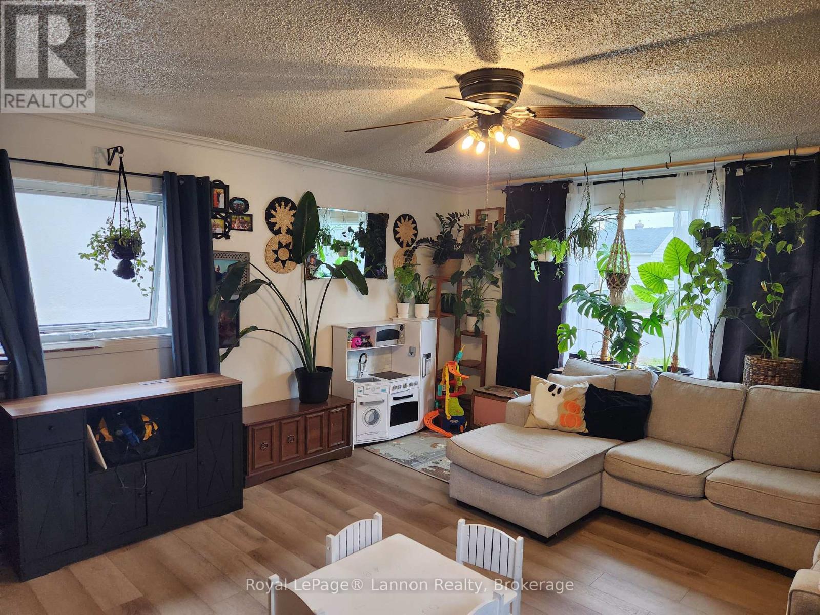 342 AMELIA STREET E - 6