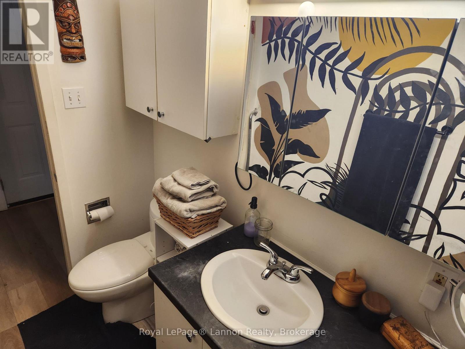 342 Amelia Street East — photo 8