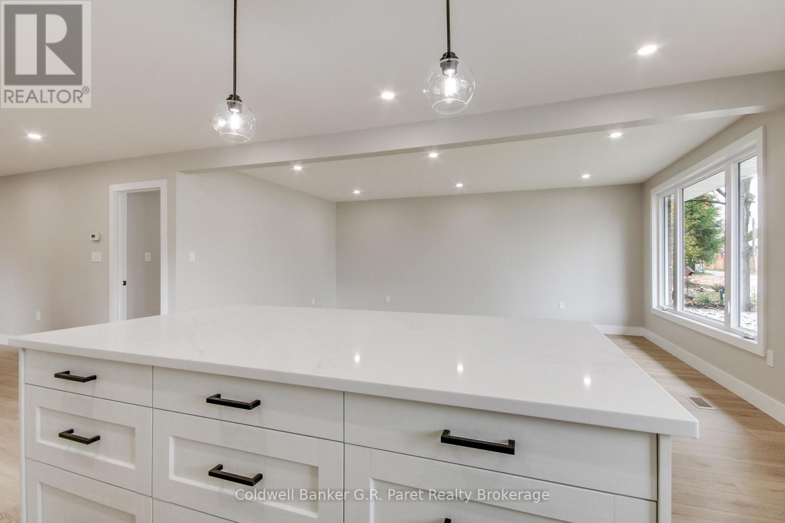 171 Crysler Street — photo 11