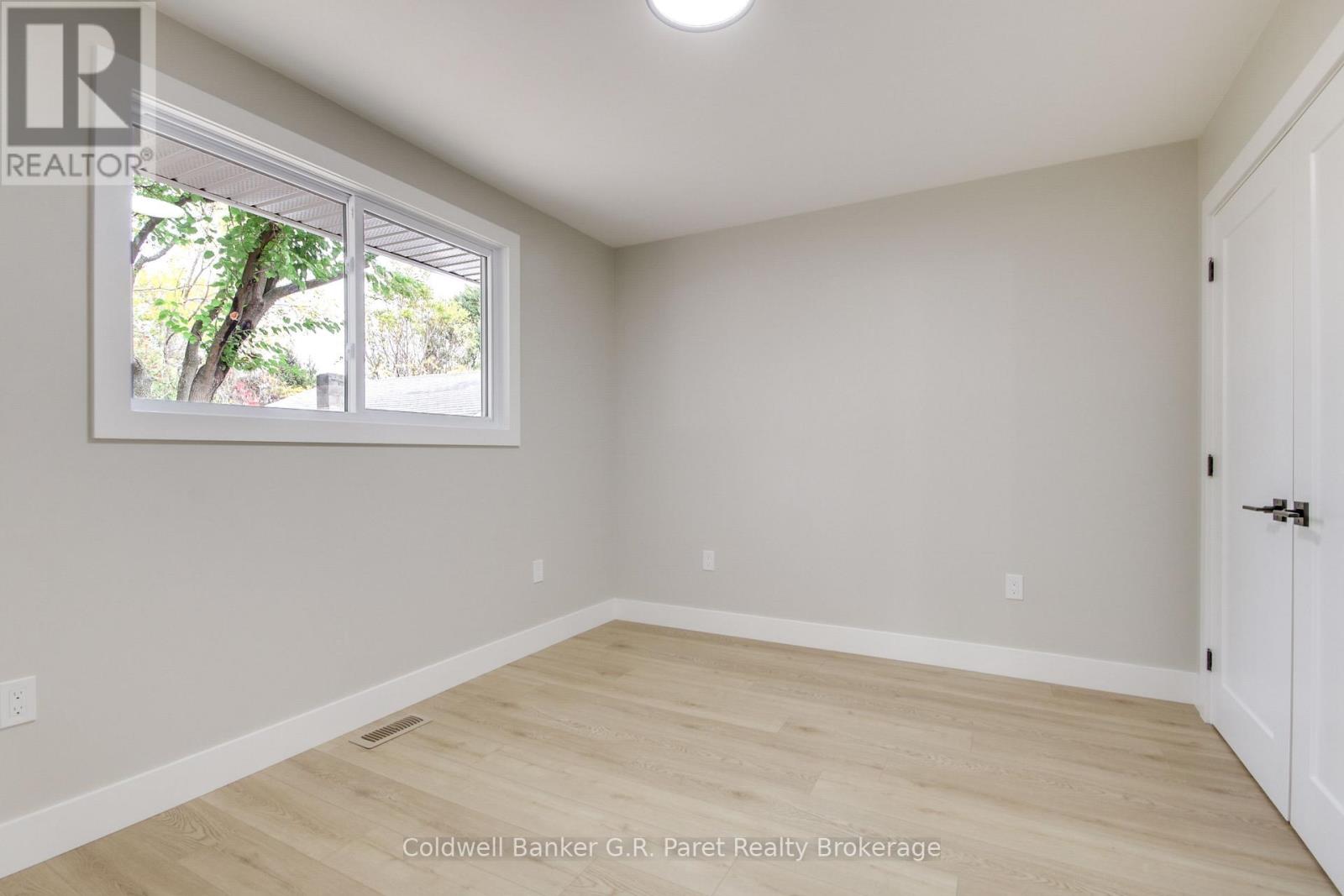 171 Crysler Street — photo 16