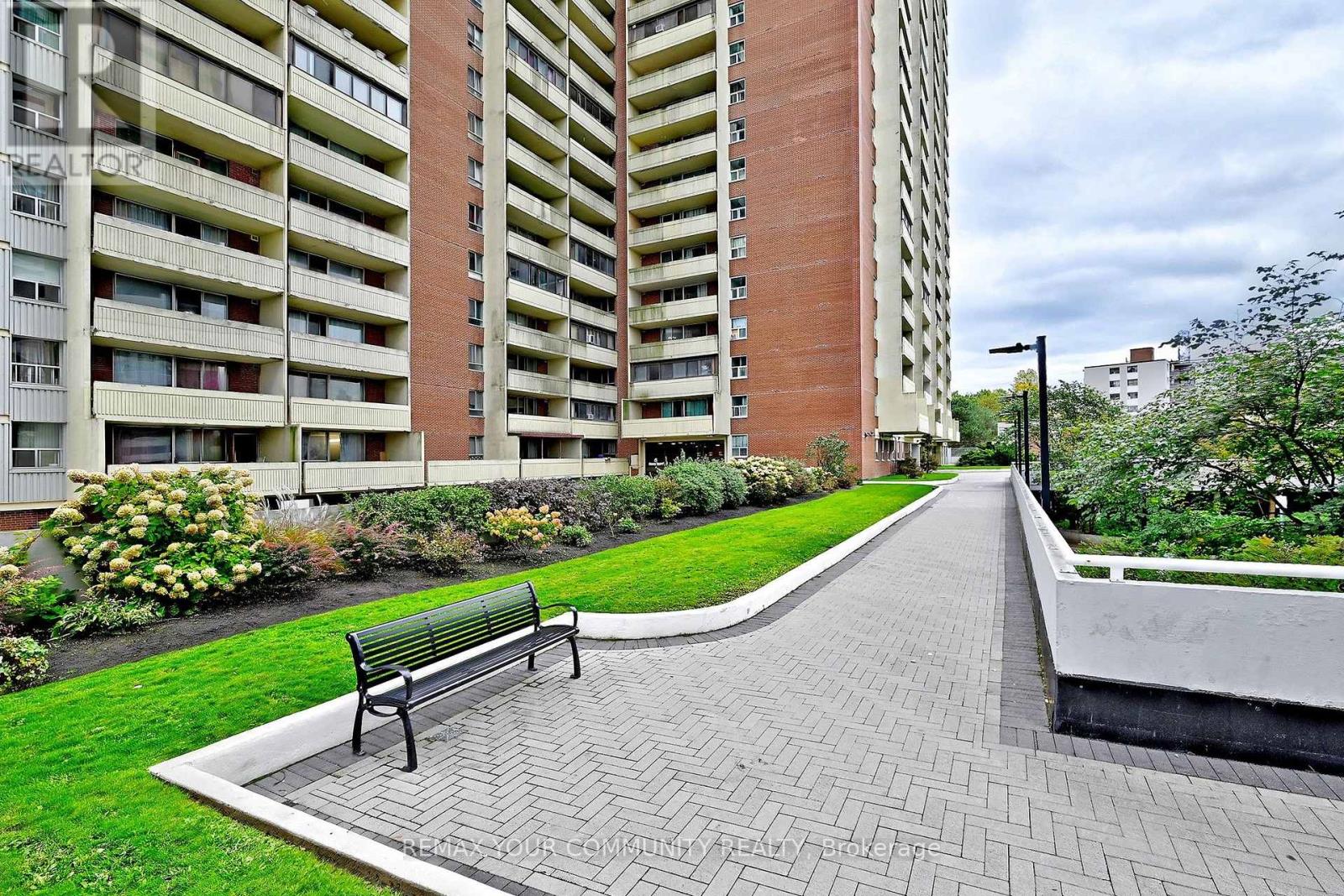 5 Massey Square — photo 2