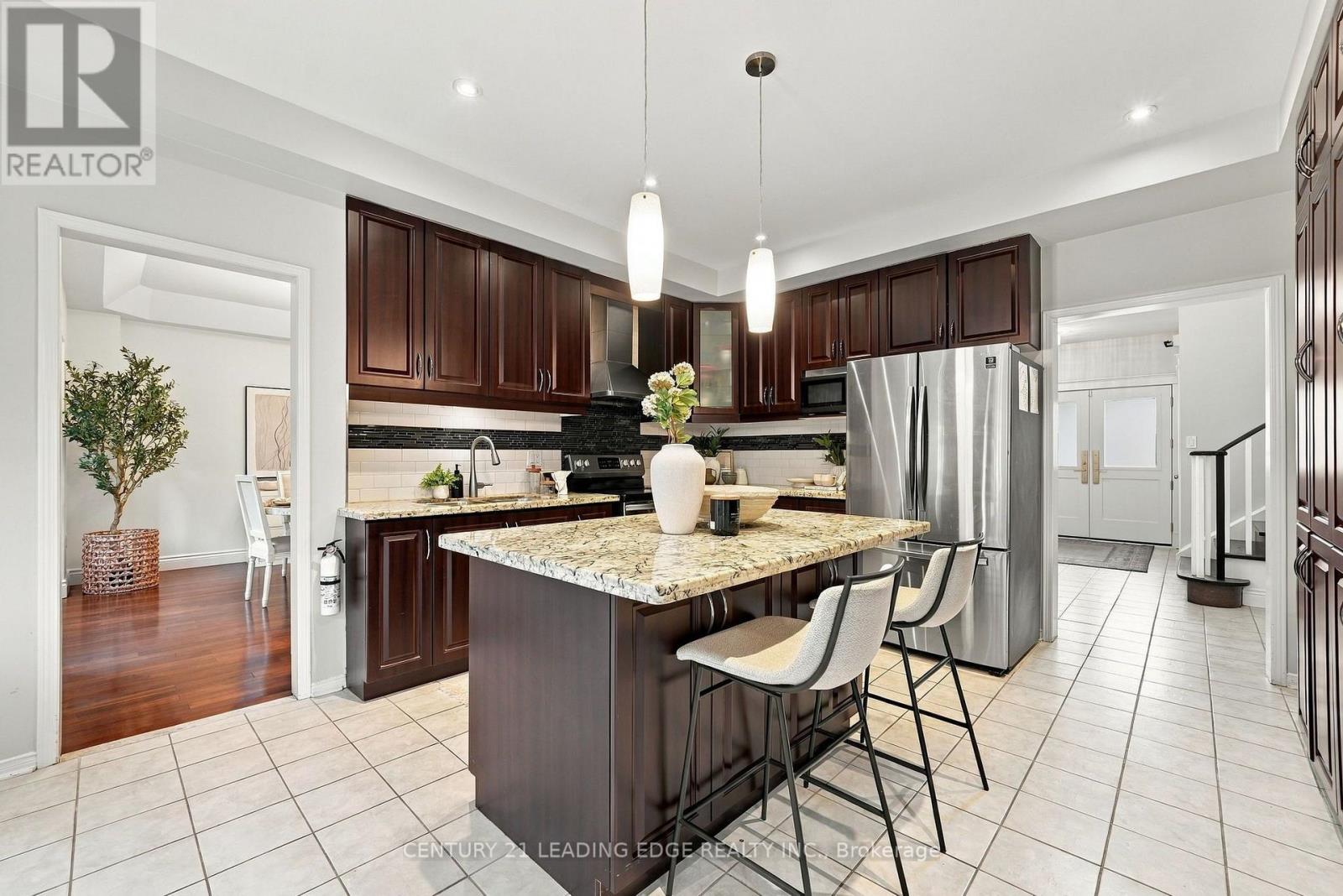 1629 Valley Ridge Crescent, Pickering, ON photo 15