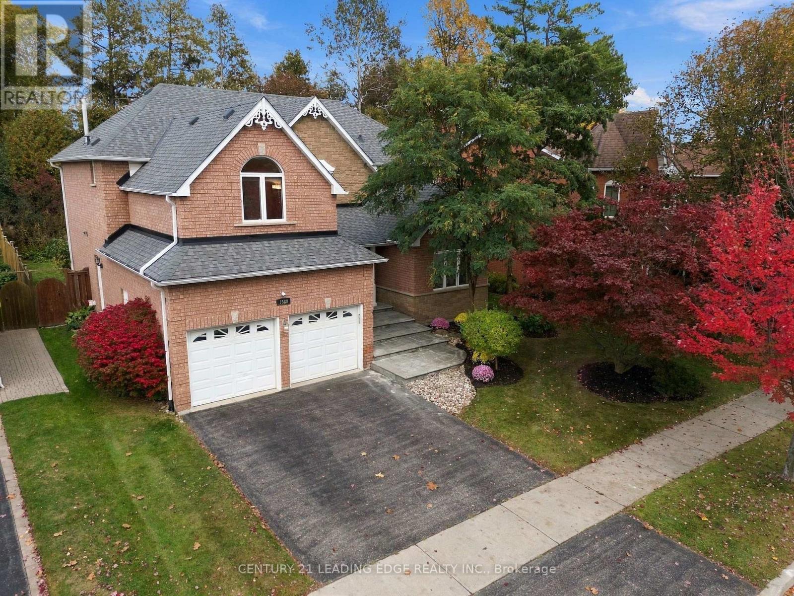 1629 Valley Ridge Crescent, Pickering, ON photo 2