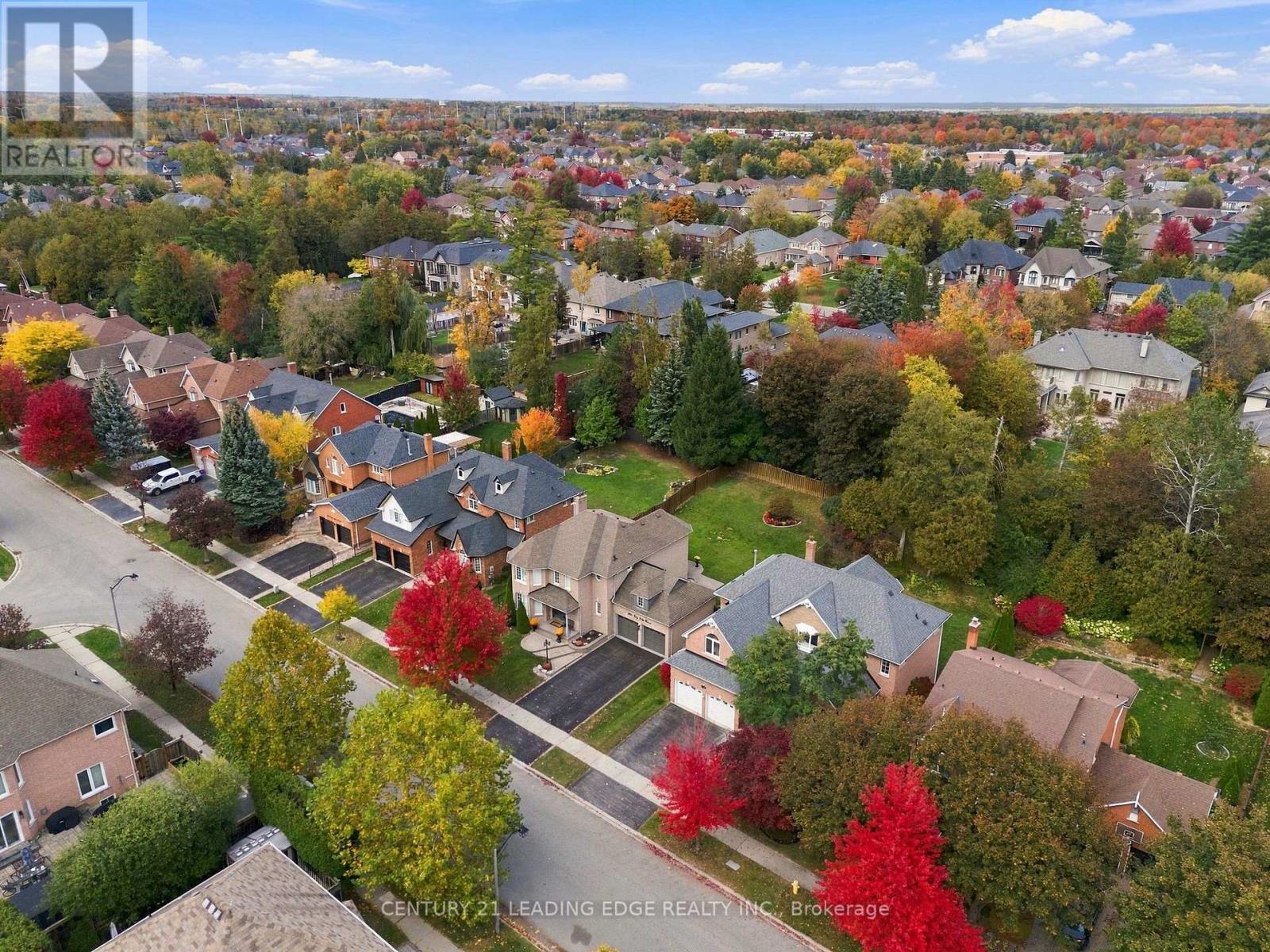 1629 Valley Ridge Crescent, Pickering, ON photo 3